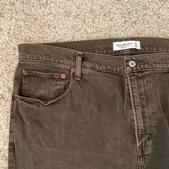 Abercrombie Women's Dark Brown High Rise 90s Relaxed Jean 33 - Picture 8 of 10